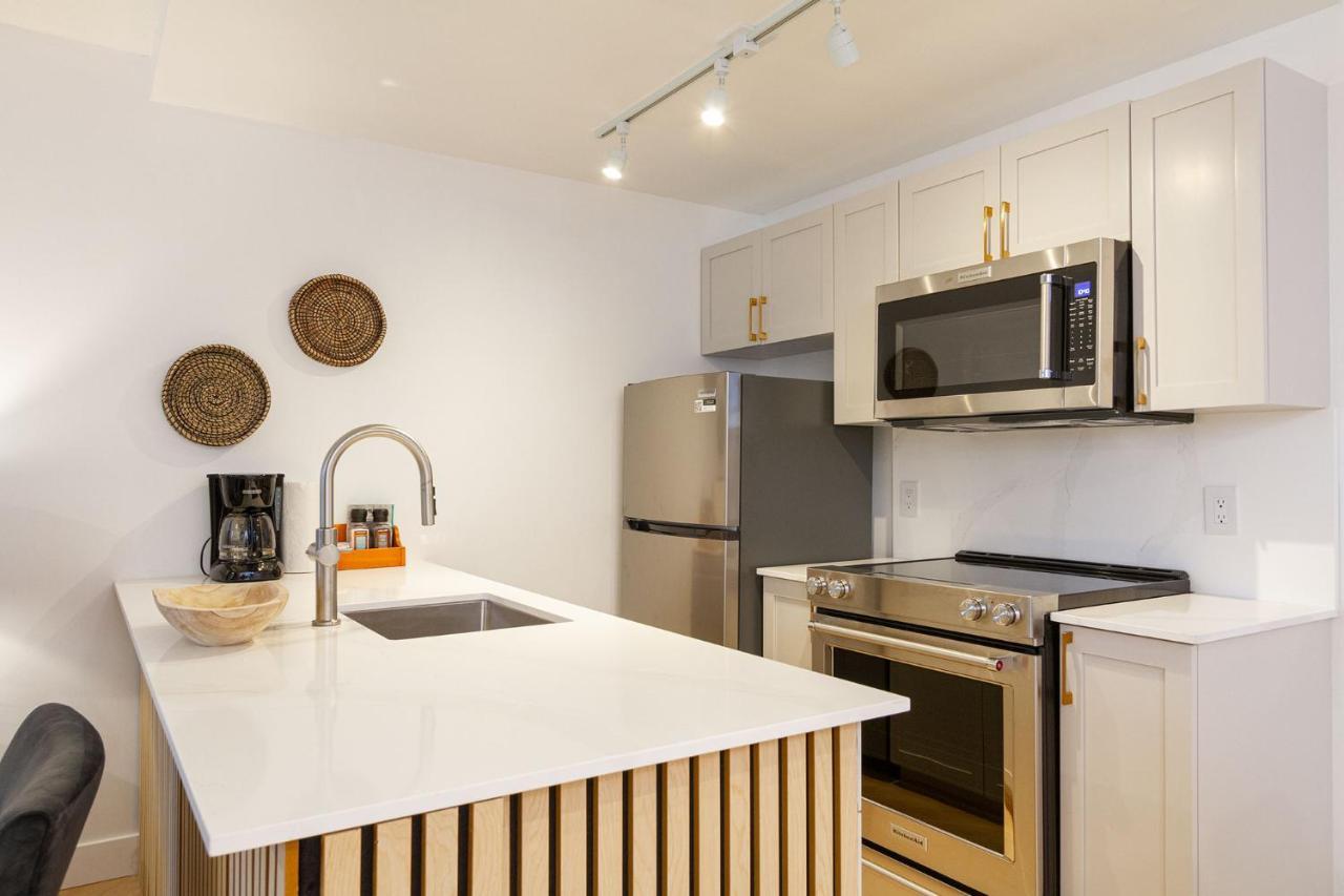 Newly Renovated Suite In Whistler Village Sleeps 4 ภายนอก รูปภาพ