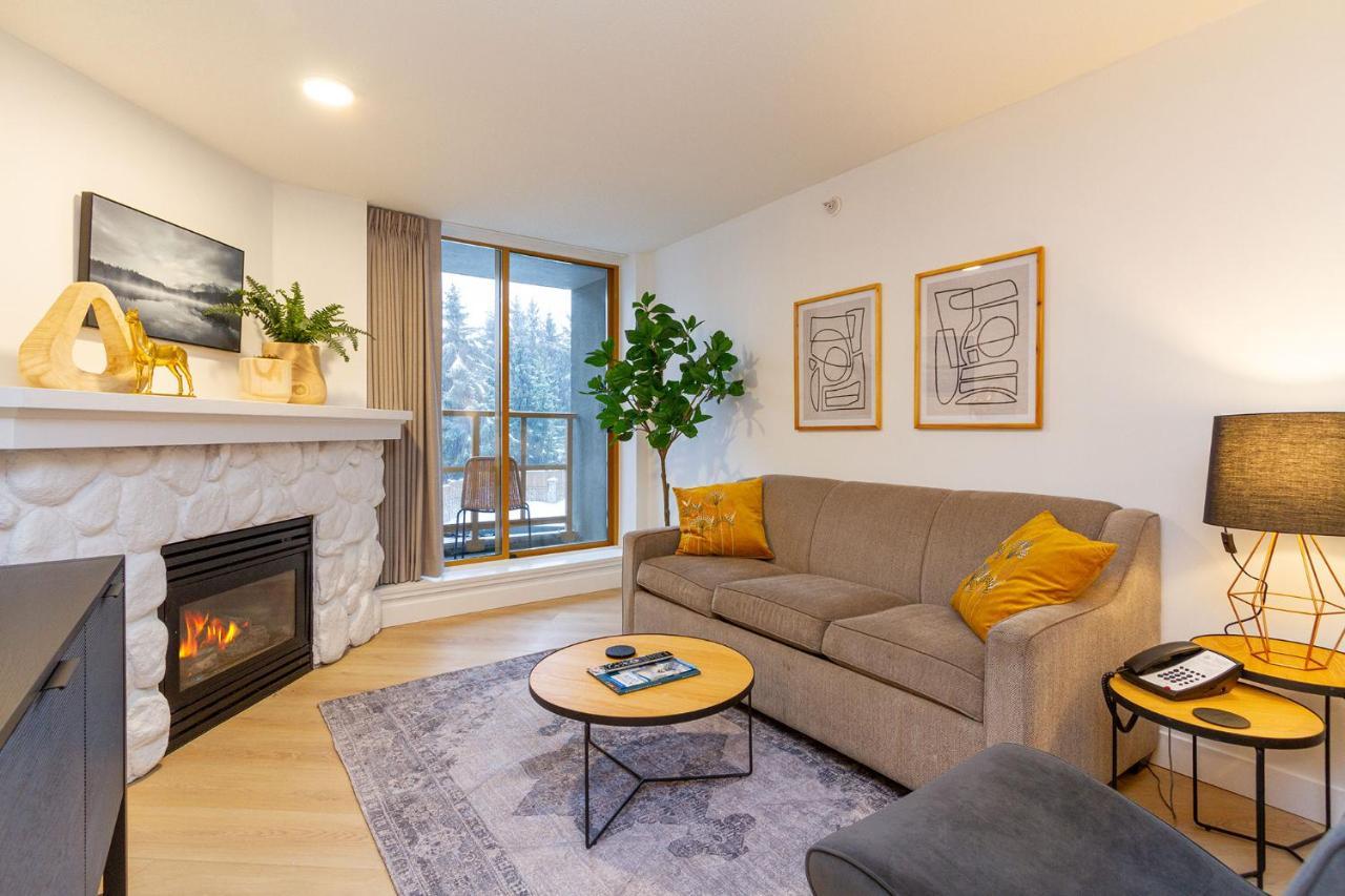 Newly Renovated Suite In Whistler Village Sleeps 4 ภายนอก รูปภาพ